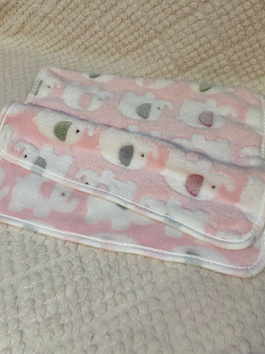 Manta elefante rosa